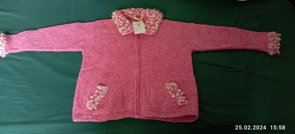 Pulovăr lucrat manual roz