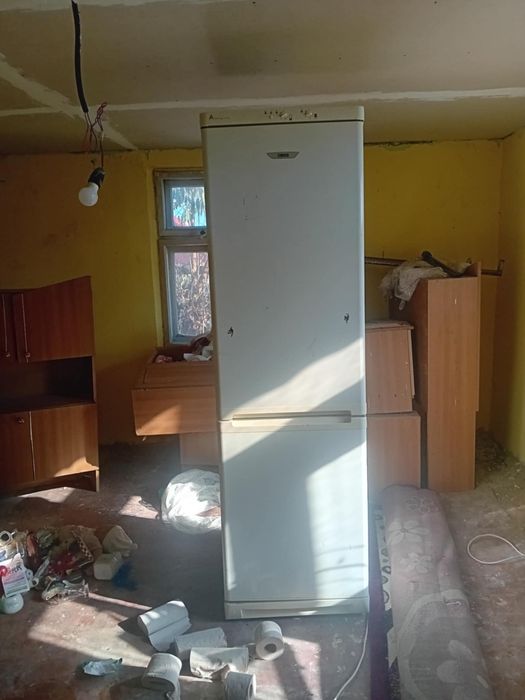 De vânzare frigider mărimea 1,80 cu două motoare