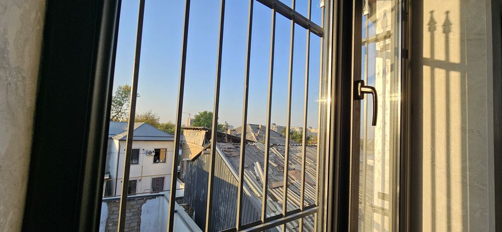 Продаю 1-комнатную квартиру в новостройке, в районе Бадамзара. Я собст