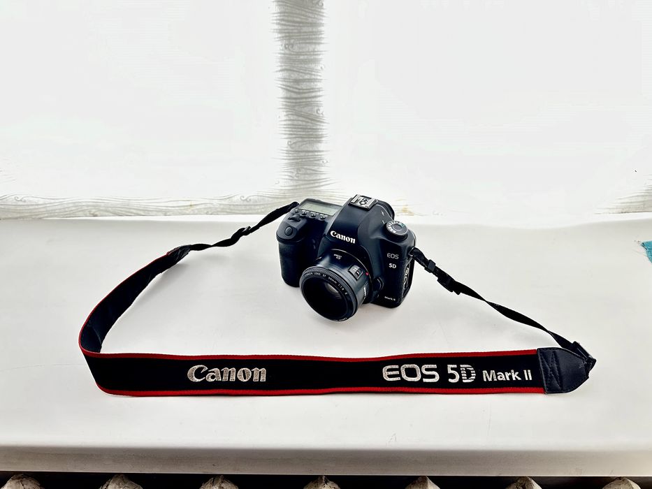 Canon EOS 5D Mark 2 + Canon 50mm f1.8