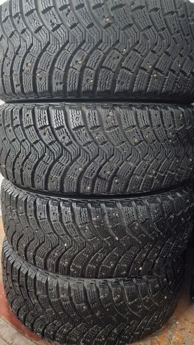 Продам шины- MICHELIN