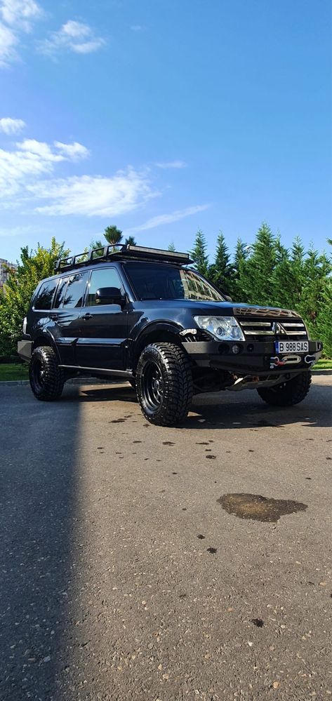 Mitsubishi Pajero Off-Road