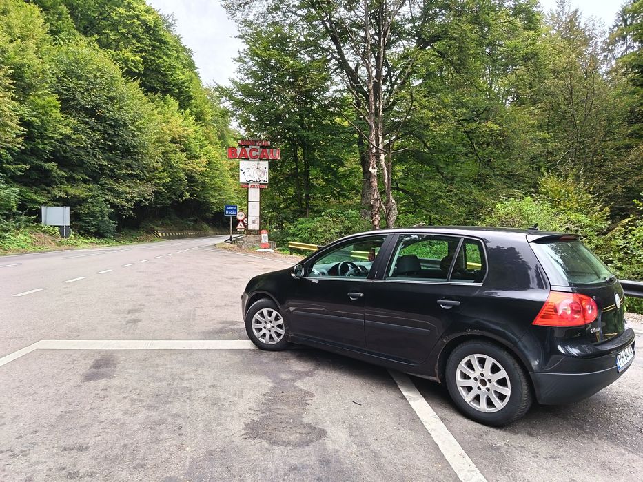 Vând Volkswagen Golf V 1.6 115 CP