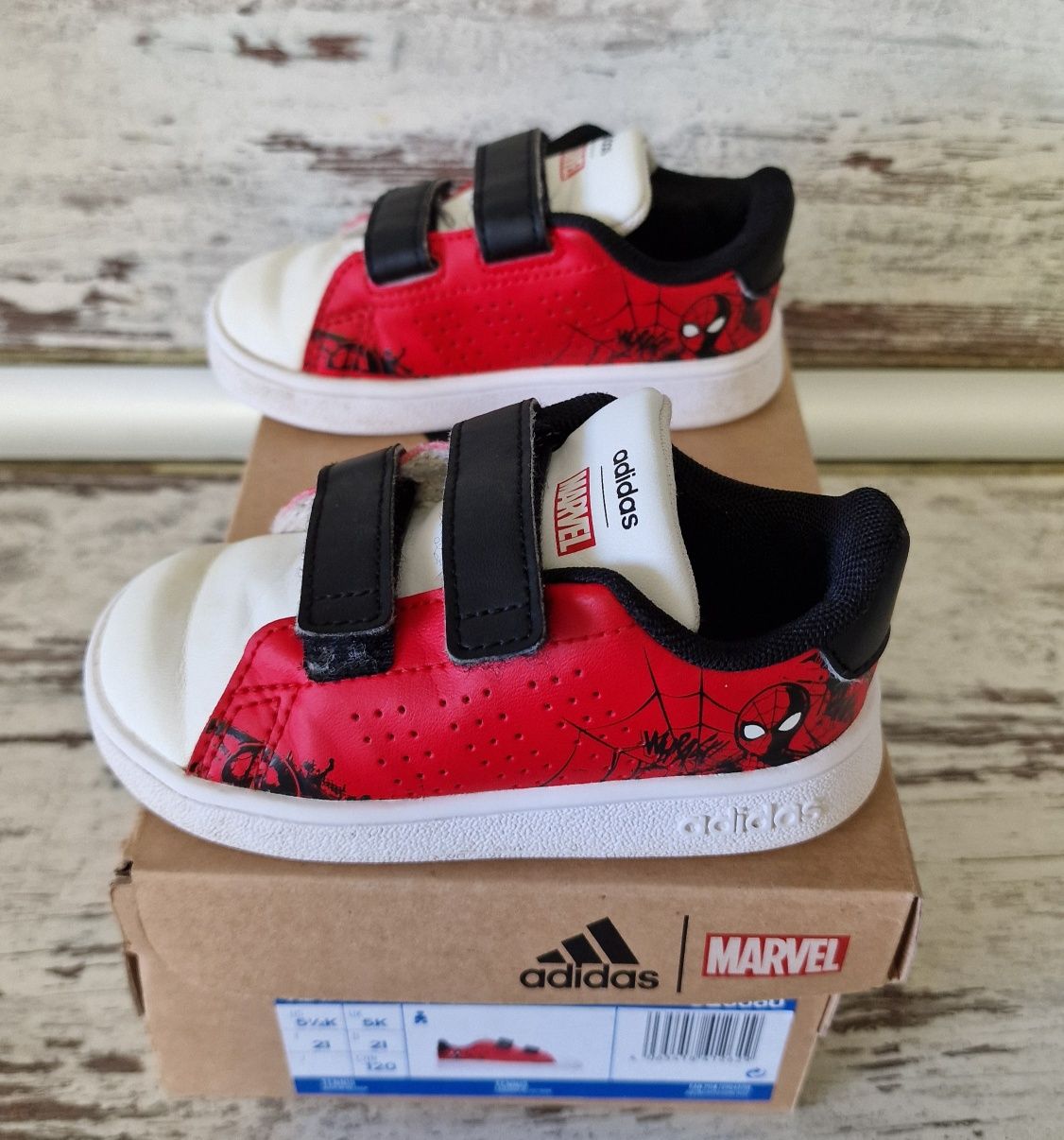 Adidas Marvel детски маратонки