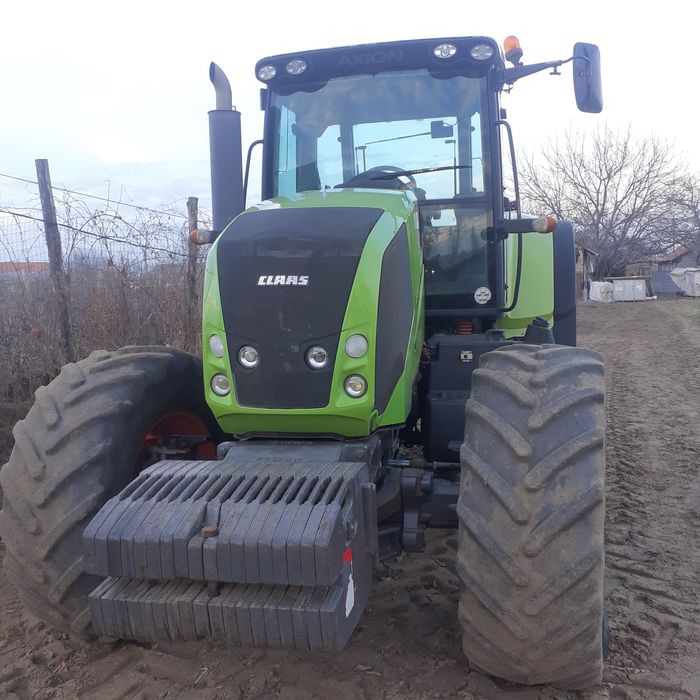 Vând Class Axion 830