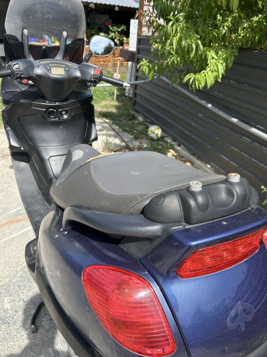 Piaggio x9 maxi scuter