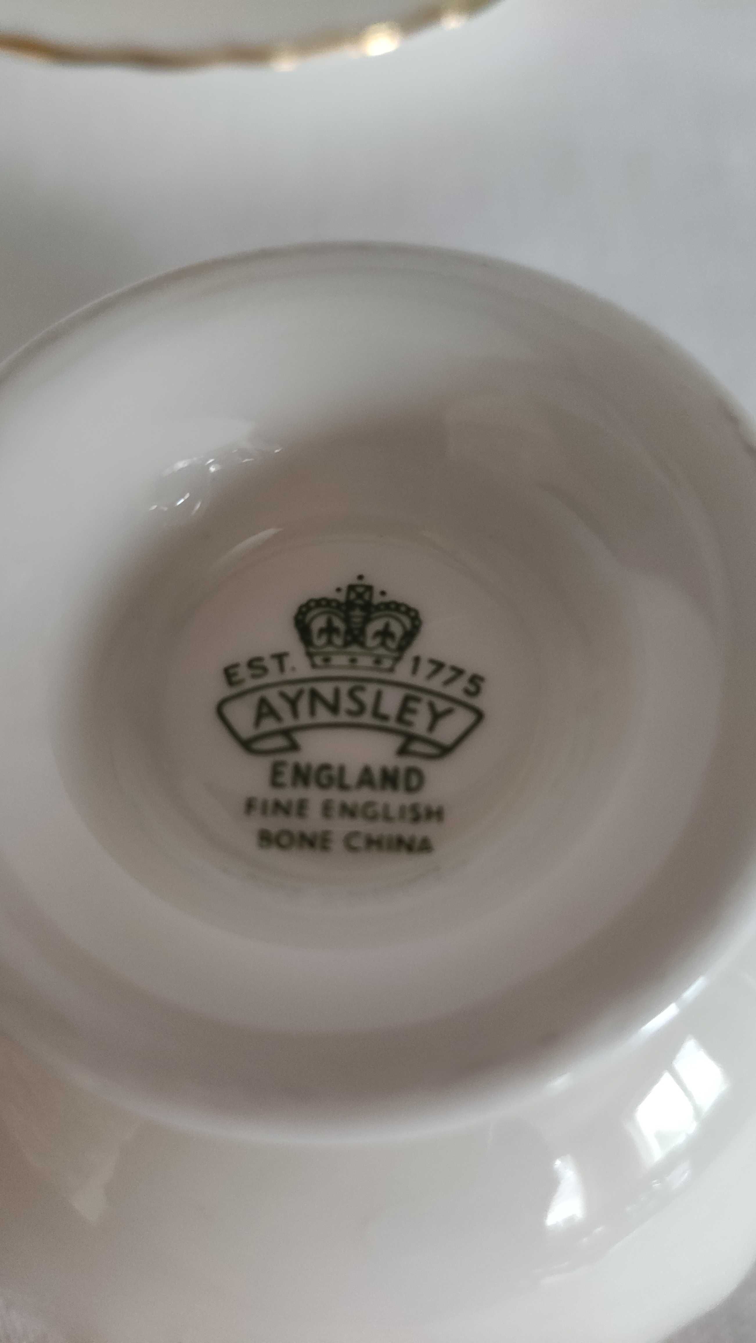 Aynsley England двоен сет за чай/дълго кафе от костен порцелан