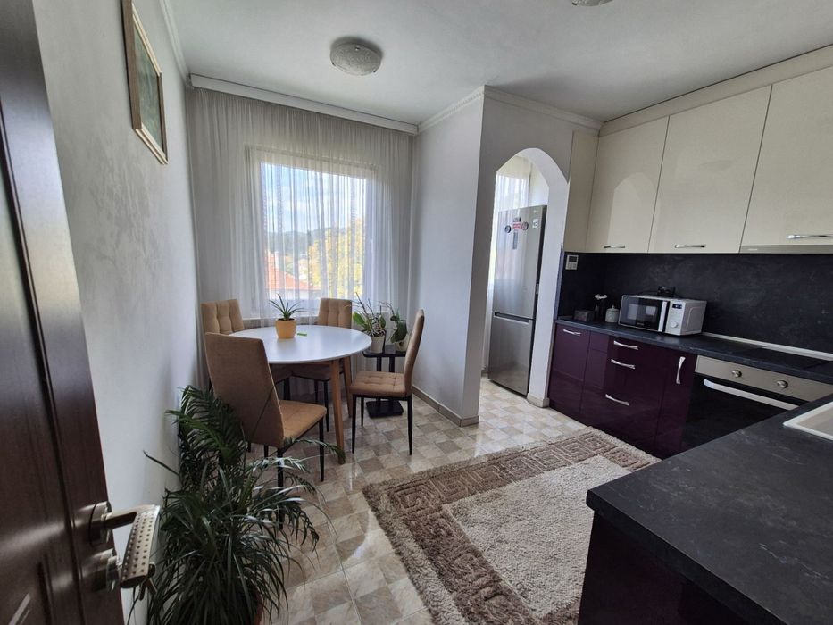 4-стаен апартамент за продажба в жилищна сграда в Разлог