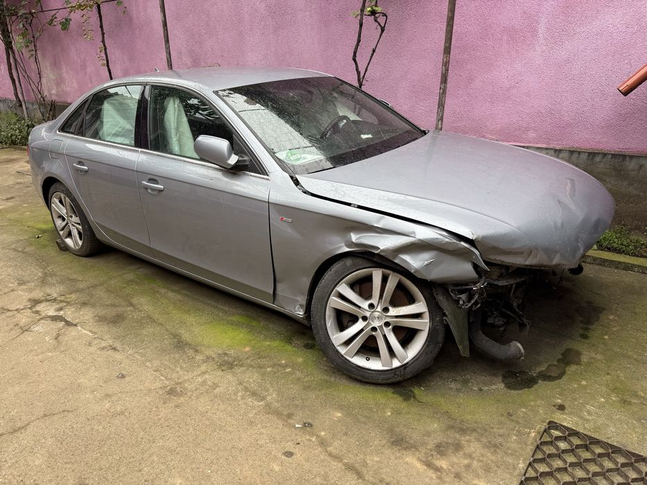 Vând Audi A4 B8 V6 3.0 2011