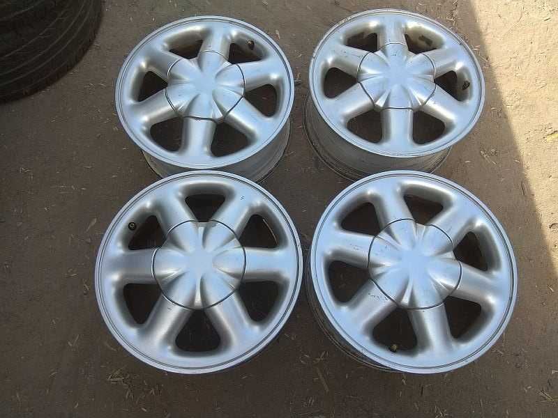 Продам оригинальные легкосплавные диски "BREHAT" на автомашину Renault