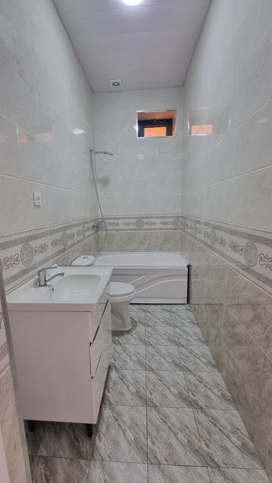 Назарбек катта иттифоқда янги қурилган тайёр уй сотилади.