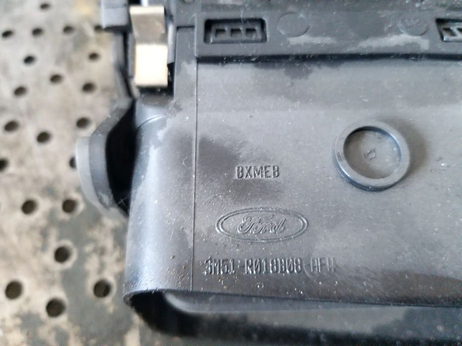 Grila ventilatie bord dreapta ford kuga 1 3m51r018b08afw