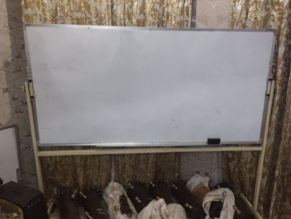 Доска маркерная на колесах большой бу