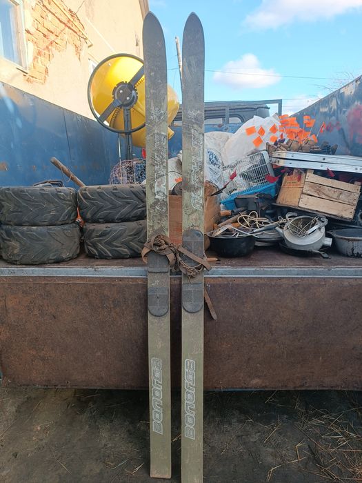 Продам лыжи охотничье.