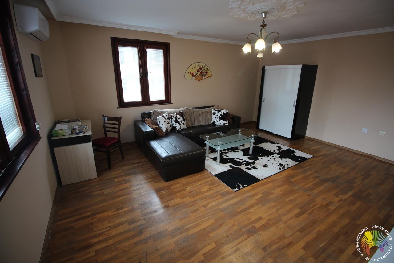 Дава се под наем Тристаен апартамент в Бургас, Лазур - 97 кв.м за 510 € - Снимка #2