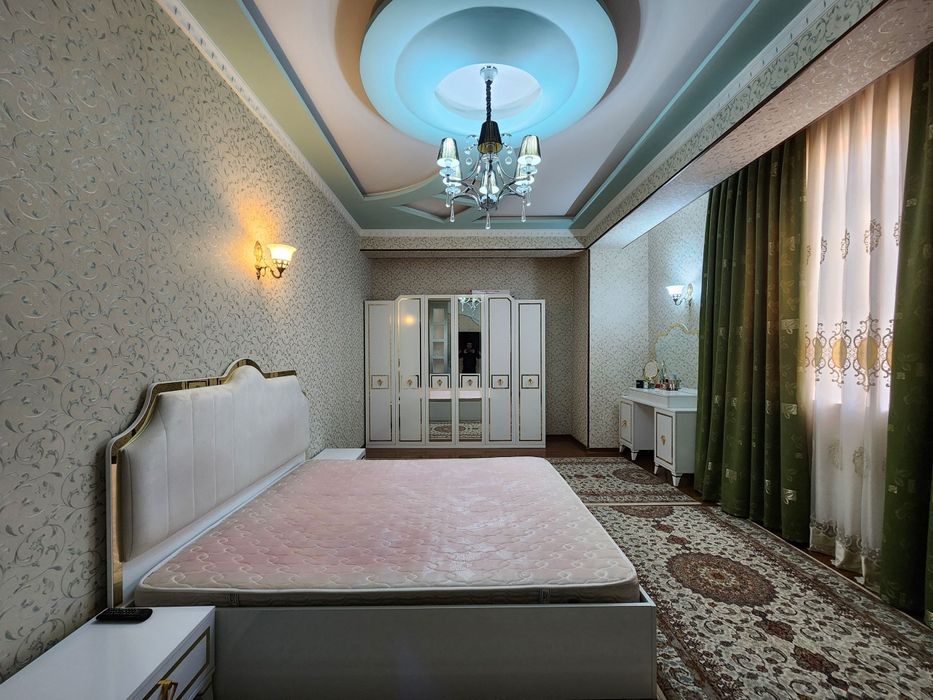 4 xonali hashamatli kvartira sotiladi. 110000$