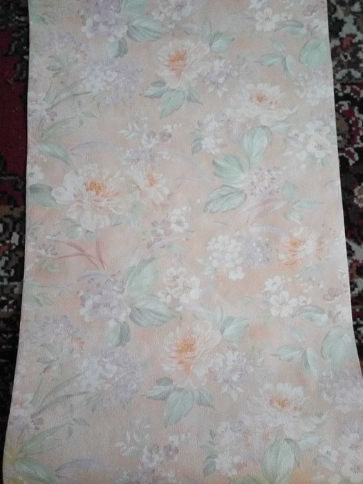 Продаю обои простые длина 10м