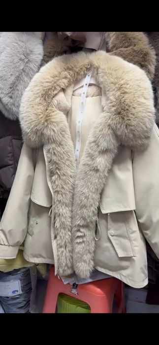 Продаю зимние куртки