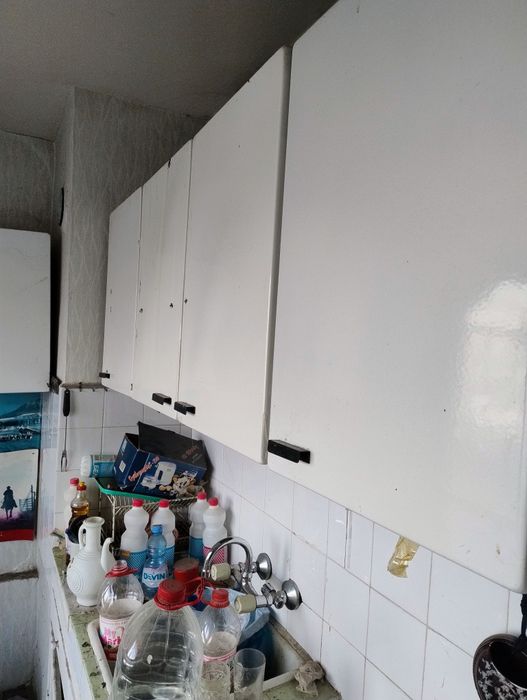 Продавам метални шкафове