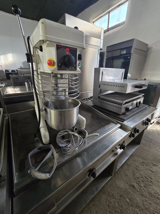 Mixer planetar, 10 litri ,marca Bear