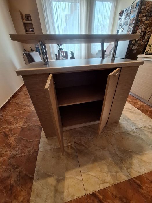 Кухненски остров/бар 
Височина 115 см., ширина 120 см. , дълж