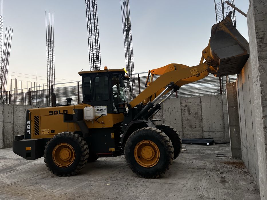 Услуги погрузчика +китаец камаз  вывоз мусор снега