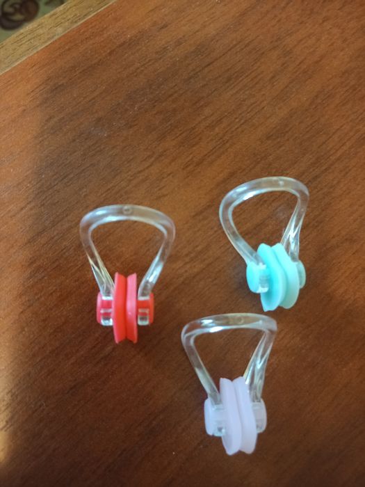 Зажим для носа и непромокаемые Беруши