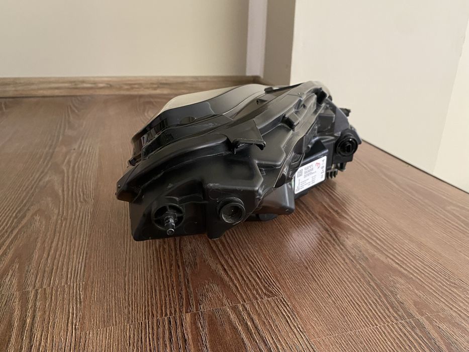 Ляв фар за Тесла модел 3/Tesla model 3