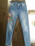 Blugi Kiabi Skinny fit - broderie flori/cocor