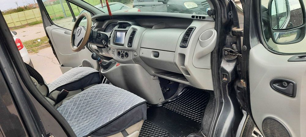 Opel Vivaro, 2,5 CDTI, 6 Locuri+ Duba ,6 Trepte , An 2006 , inm RO
