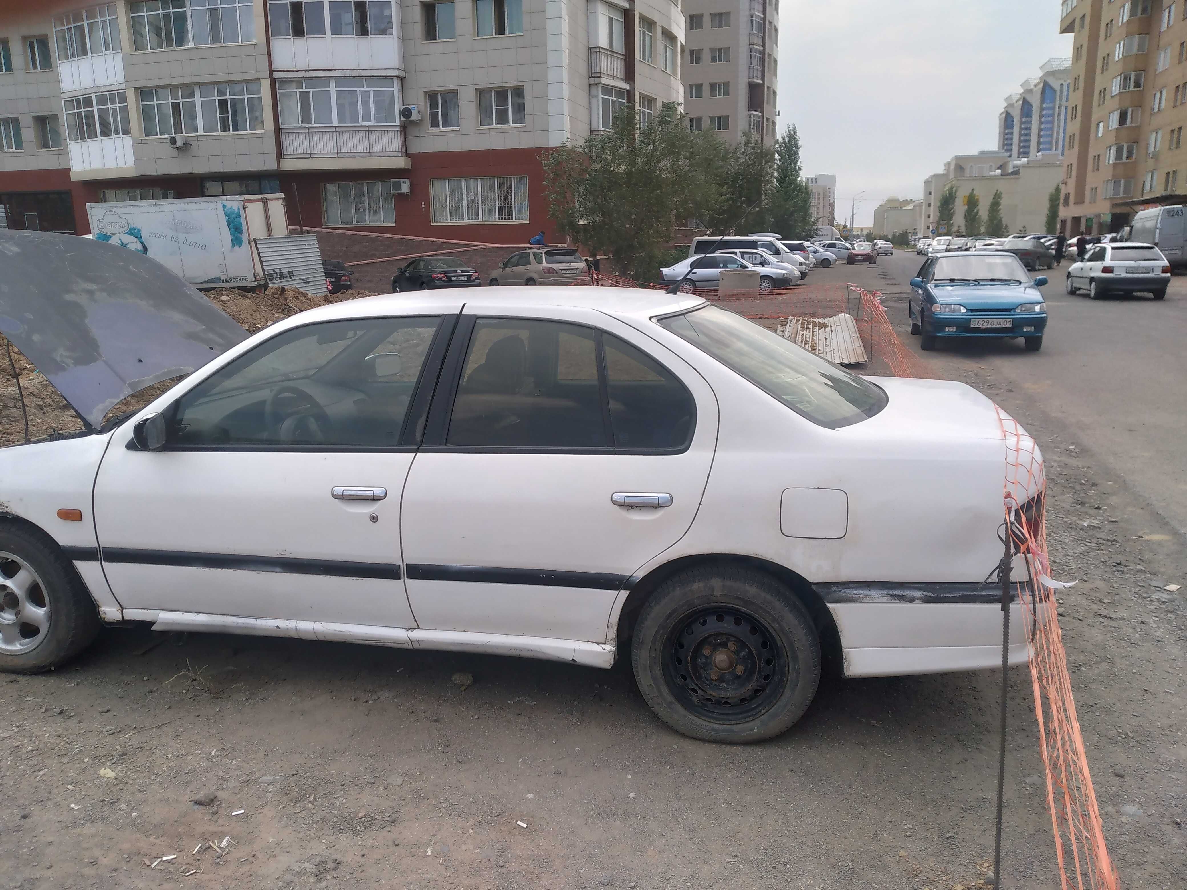 Автомашина  Nissan Primera.