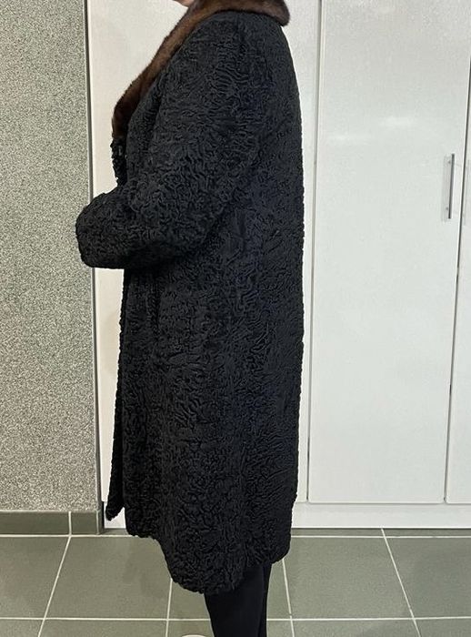 Haina de blana cu guler