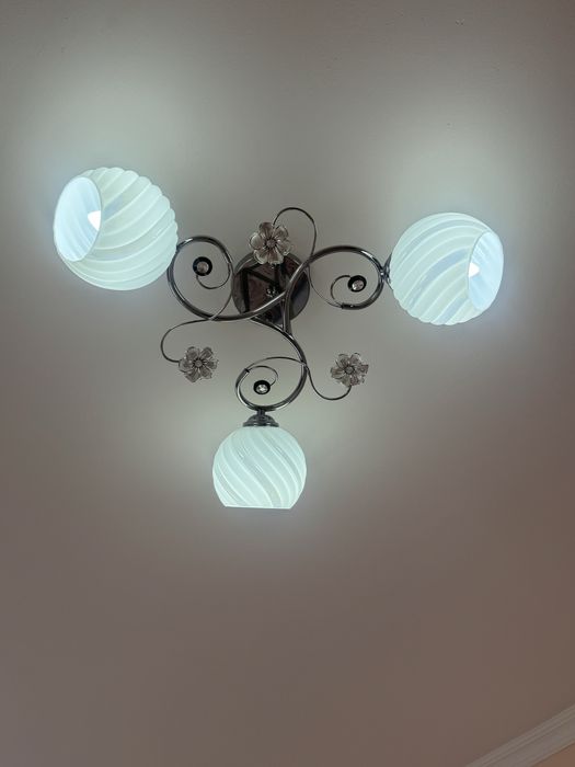 Продается люстра