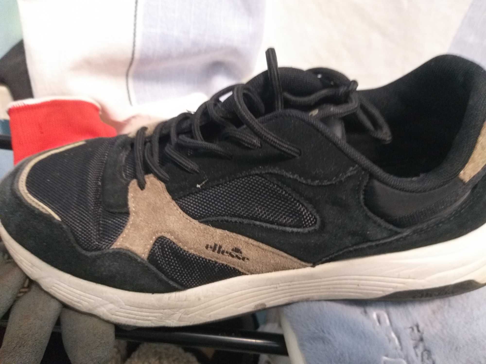 Маратонки Ellesse 45 номер, доста запазени