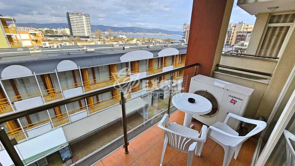 Обзаведен двустаен апартамент с гледка море в Слънчев Бряг