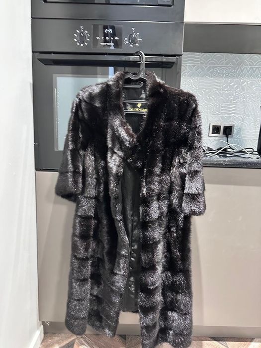 Продам норковую шубу