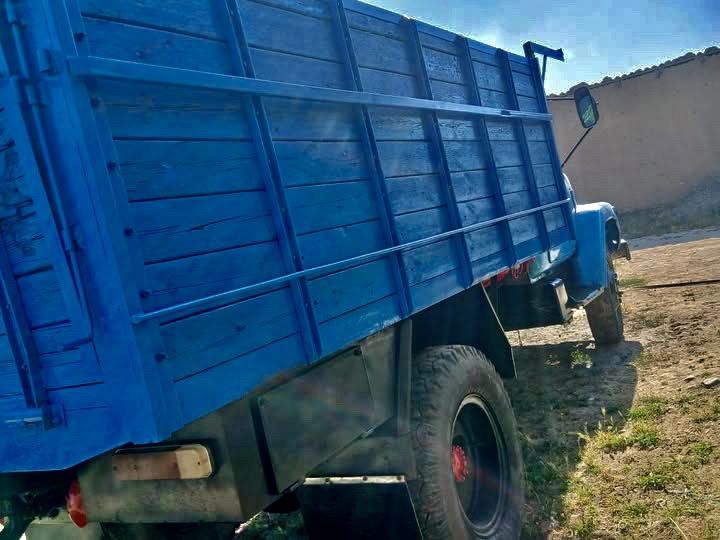 Gaz 53 bortavoy holati yaxshi yurib turgan