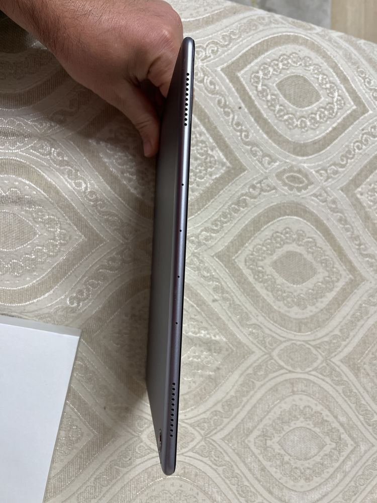 Таблет HUAWEI MediaPad M5 lite
