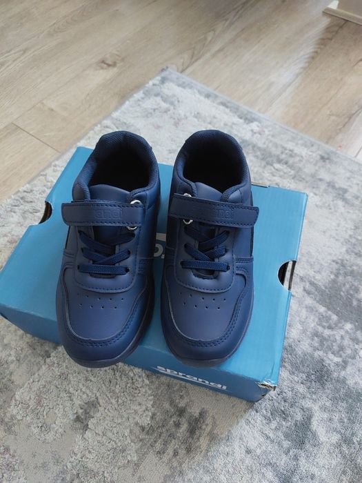 Adidasi Sprandi noi 30