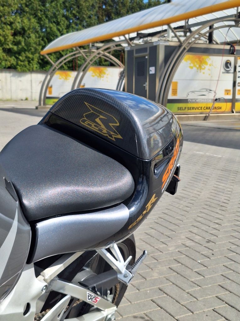 Suzuki GsxR 750 Srad