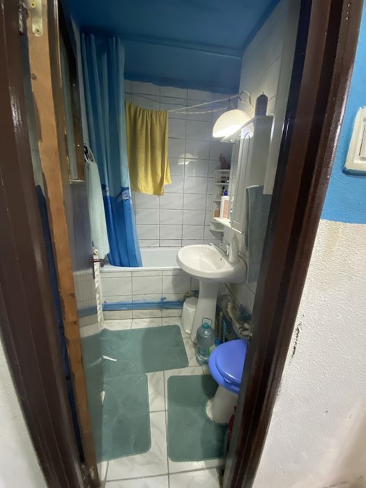 Vand  Apartament 3 Camere Trivale Etaj 2 Pret 79000Euro