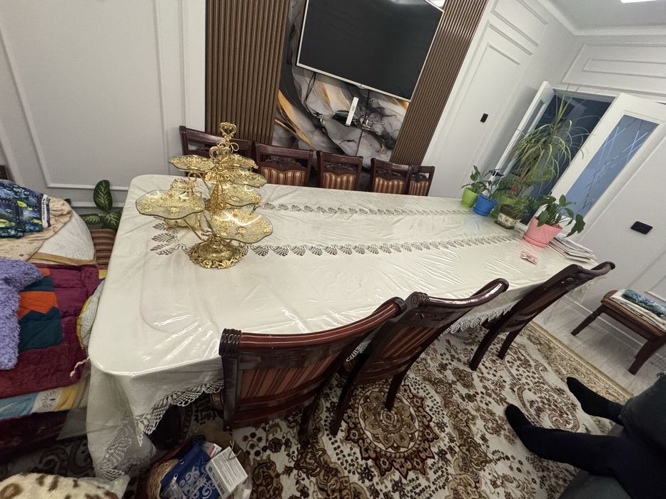 Продаеться стул со стулями