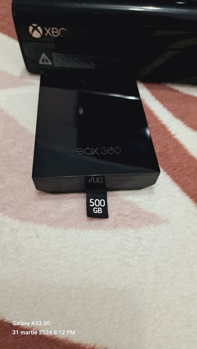 Vand xbox 360 500 gb+2 jocuri