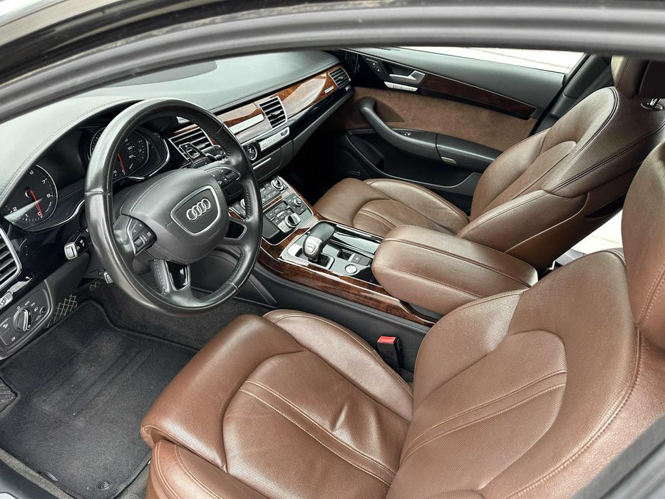 Audi A8 Long S8 Panorama