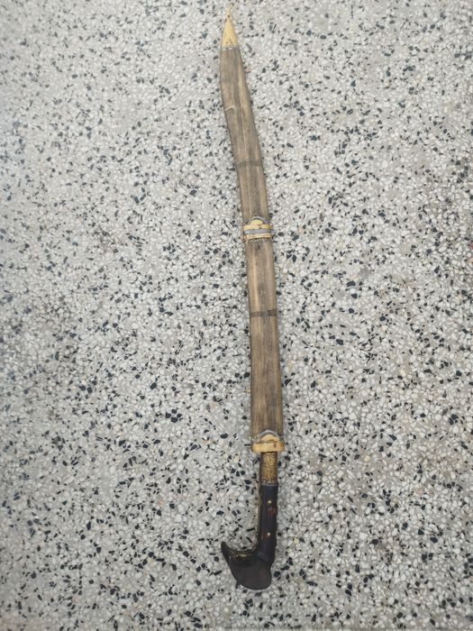 Калъч с дървена кания