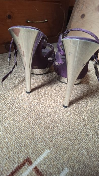 Официални сандали на ток