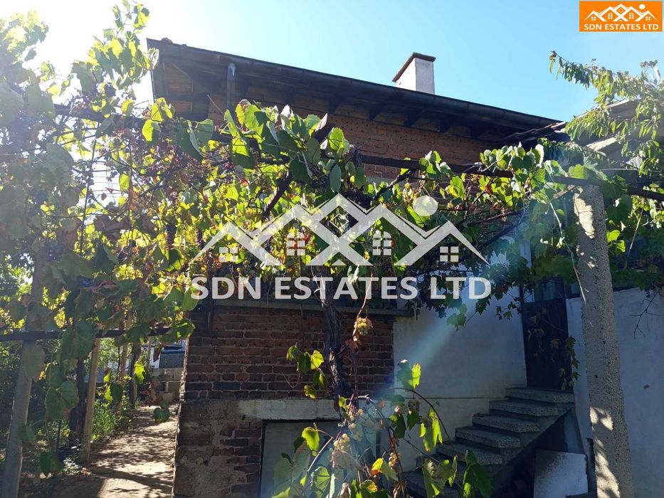 Продава се Къща в Казанлък - 180 кв.м за 652 €/кв.м - Снимка #1