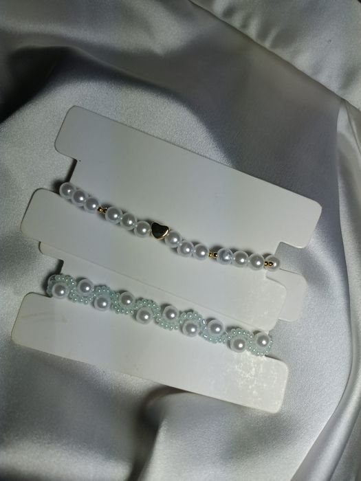 Ръчно изработени гривнии