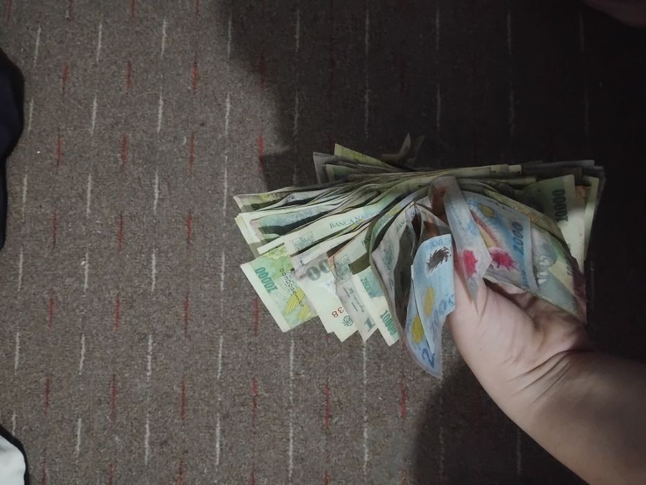 Vand bani vechi 10.000, 2000 ,5000