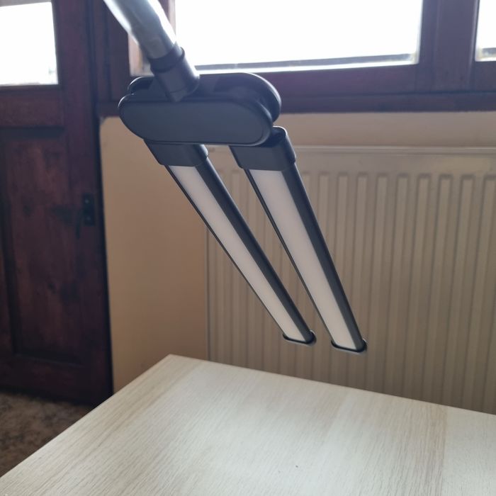 LED лампа с регулируема светлина